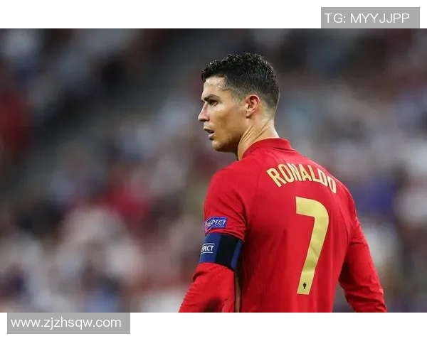 球迷疯狂行为欧冠赛场上演抢夺C罗球衣奇观